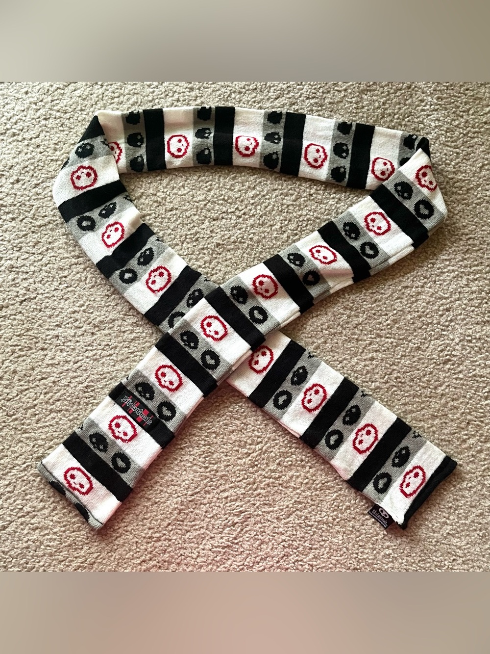 Skelanimals black white striped skull heart scarf